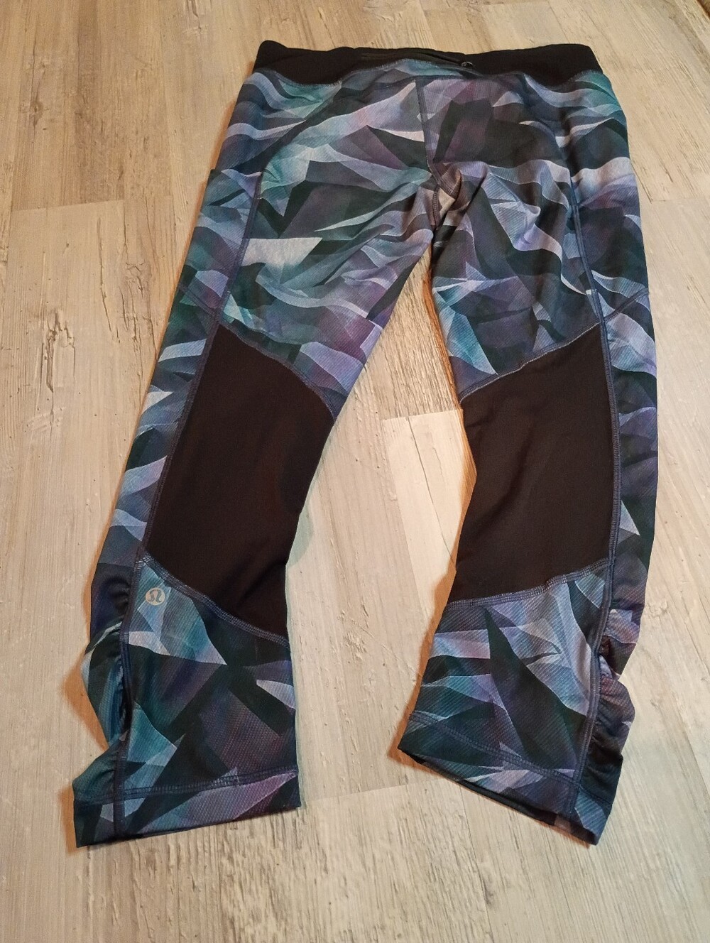 Lululemon - Picture 3 of 4